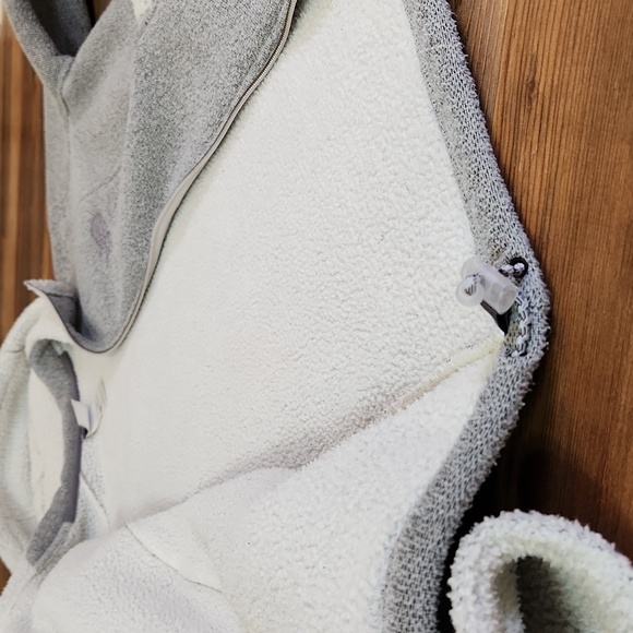 The North Face Heather Gray Teddy Jacket - Picture 5 of 9